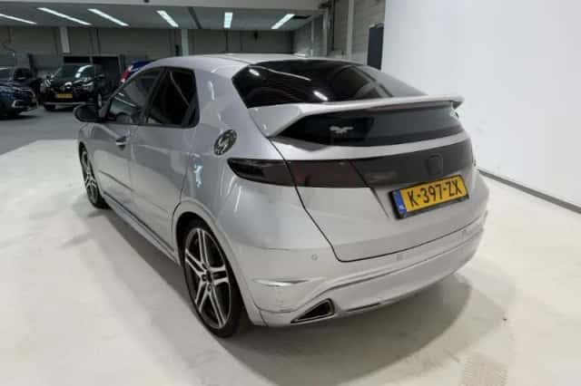 Honda Civic (2010) thumbnail 5
