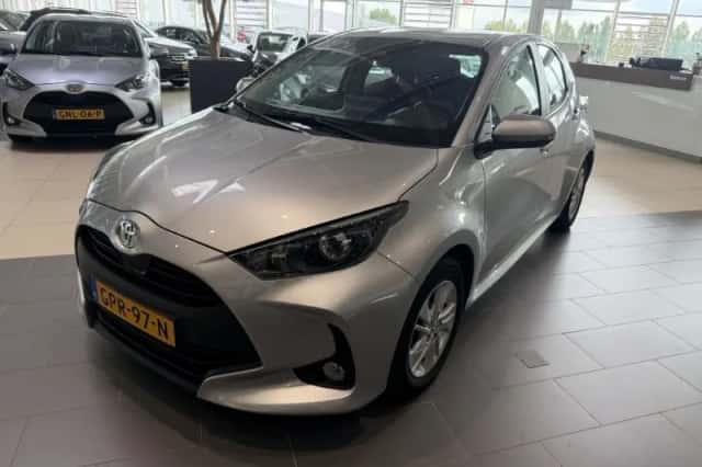 Toyota Yaris (2024) thumbnail 1