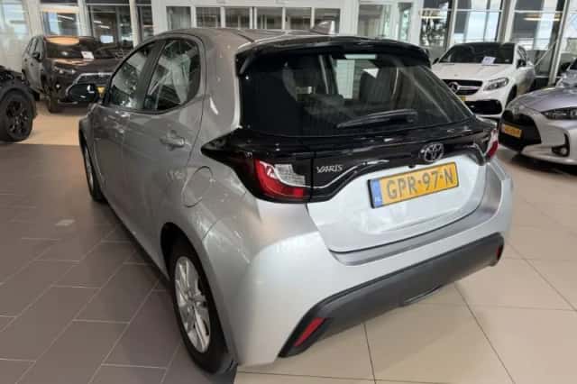 Toyota Yaris (2024) thumbnail 5