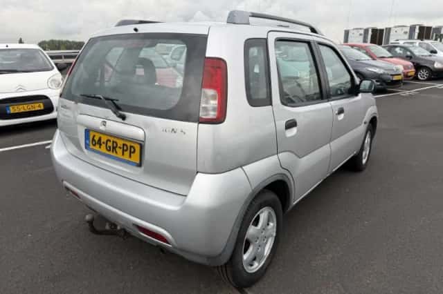 Suzuki Ignis (2001) thumbnail 4