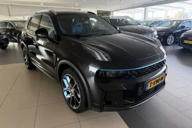 Lynk & Co 01 (2023) thumbnail 2