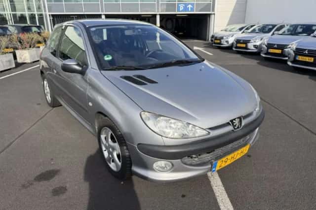 Peugeot 206 (2001) thumbnail 2