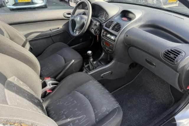 Peugeot 206 (2001) thumbnail 3