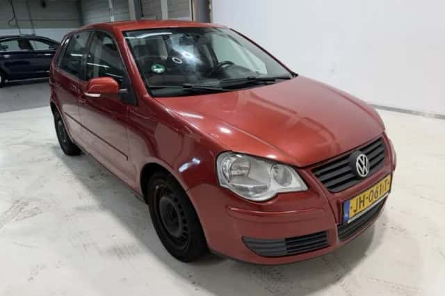 Volkswagen Polo (2005) thumbnail 2