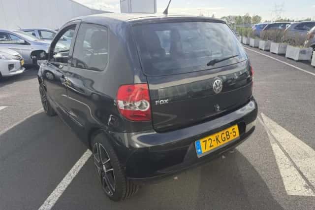 Volkswagen Fox (2009) thumbnail 5