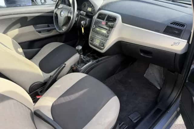 Fiat Grande Punto (2006) thumbnail 3