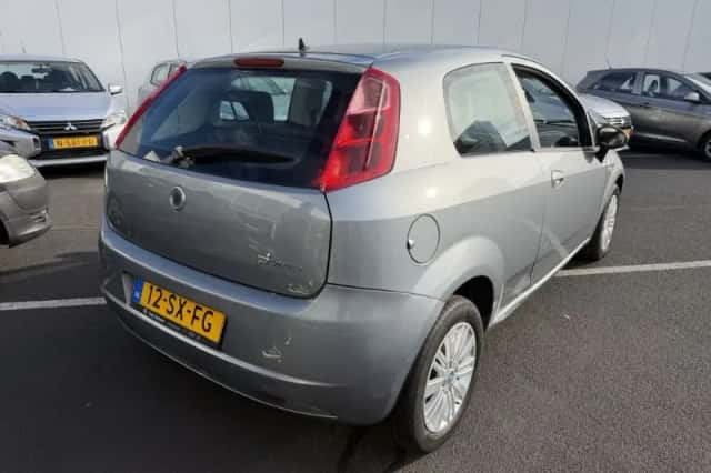 Fiat Grande Punto (2006) thumbnail 4
