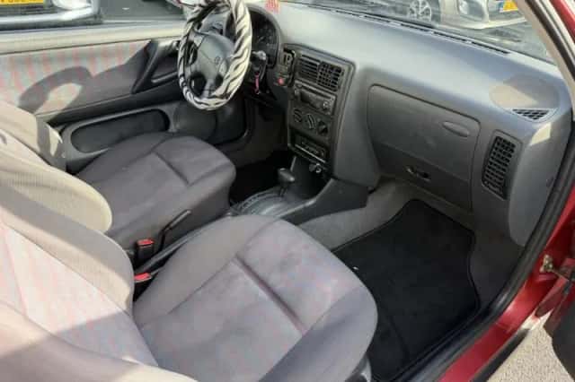 Volkswagen Polo (1999) thumbnail 3