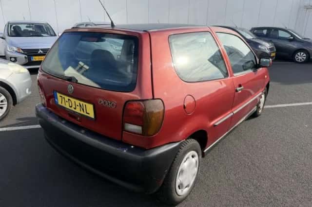 Volkswagen Polo (1999) thumbnail 4