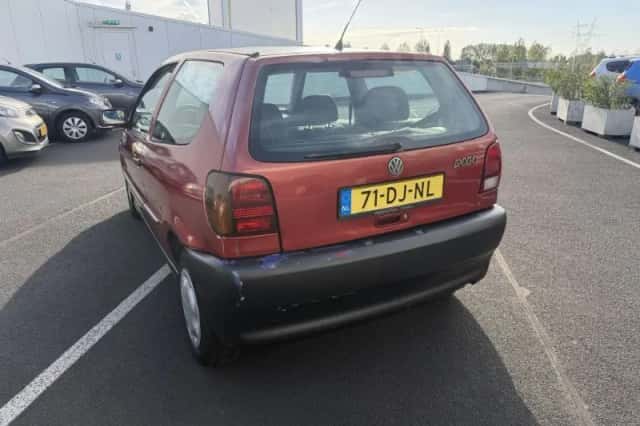 Volkswagen Polo (1999) thumbnail 5