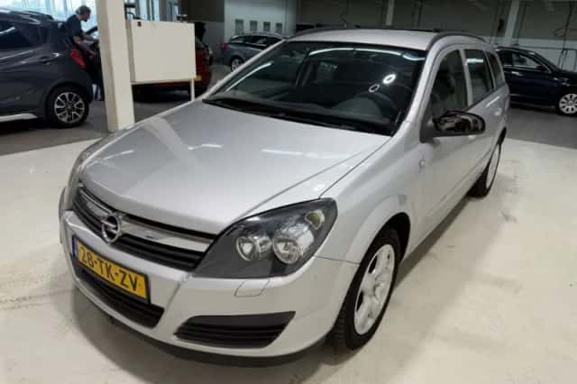 Opel Astra (2006) thumbnail 2