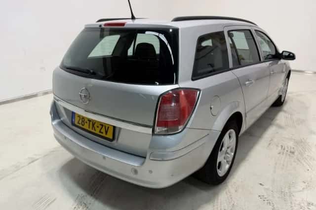 Opel Astra (2006) thumbnail 4