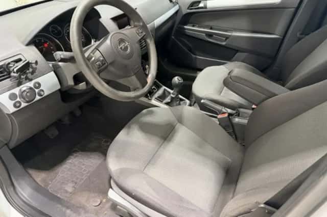 Opel Astra (2006) thumbnail 6