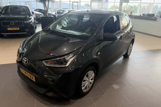 Toyota Aygo (2021) thumbnail 1