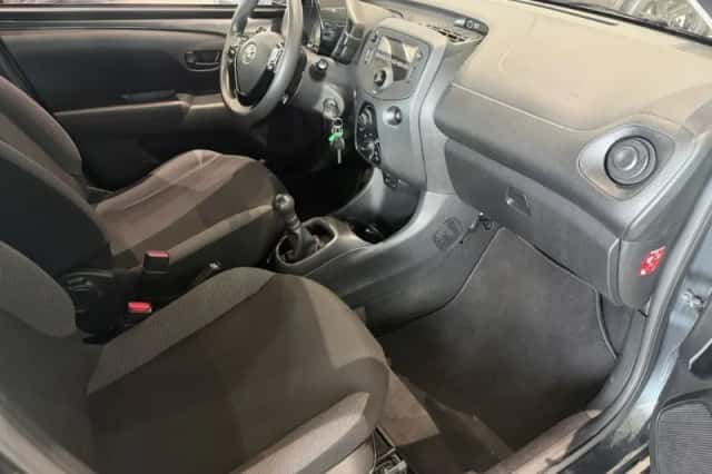 Toyota Aygo (2021) thumbnail 3