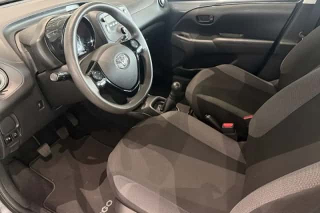 Toyota Aygo (2021) thumbnail 6