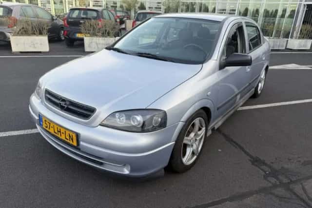 Opel Astra (2003) thumbnail 1