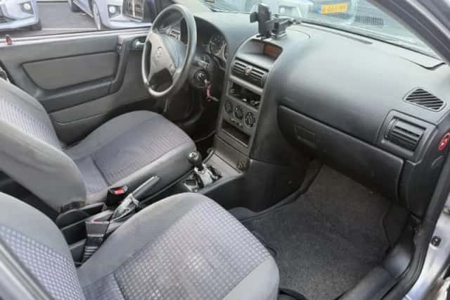 Opel Astra (2003) thumbnail 3