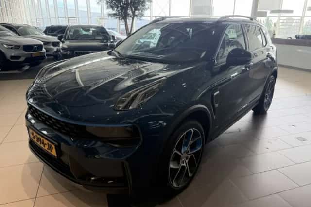 Lynk & Co 01 (2023) thumbnail 2