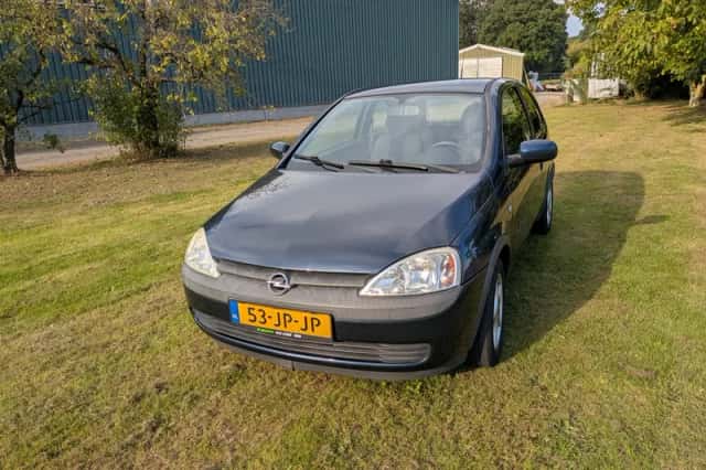 Opel Corsa (2002) thumbnail 2