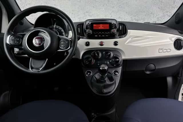 Fiat 500 (2021) thumbnail 2