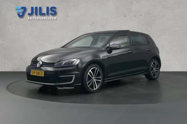 Volkswagen Golf (2016) thumbnail 5