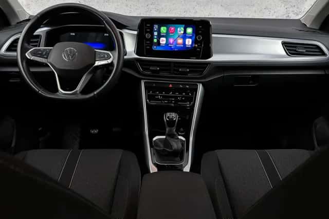 Volkswagen T-Roc (2023) thumbnail 2