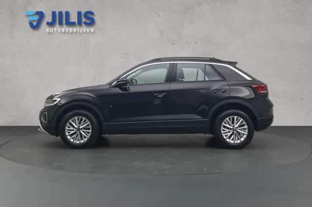 Volkswagen T-Roc (2023) thumbnail 6