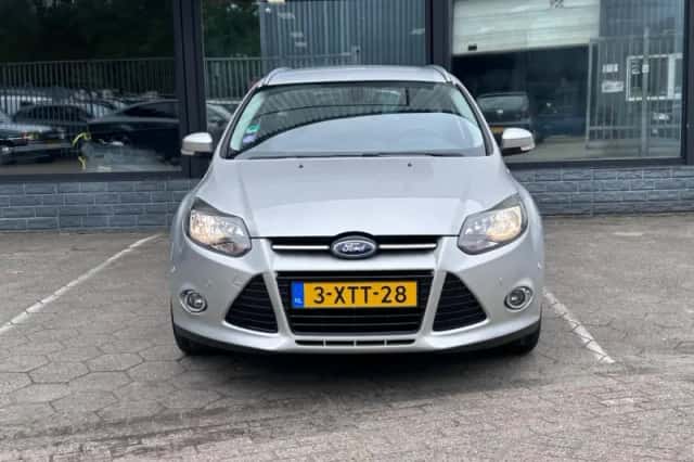 Ford Focus (2014) thumbnail 2