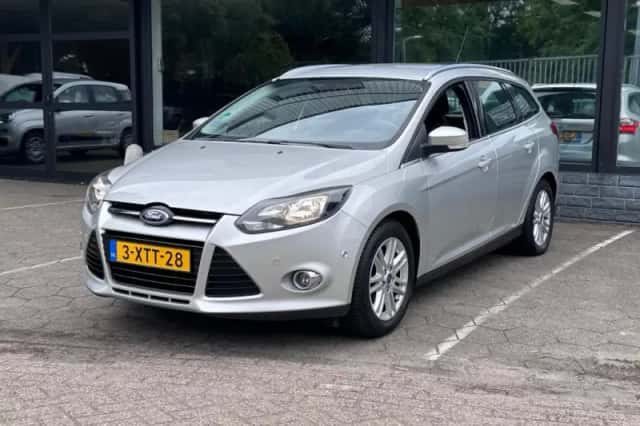 Ford Focus (2014) thumbnail 3