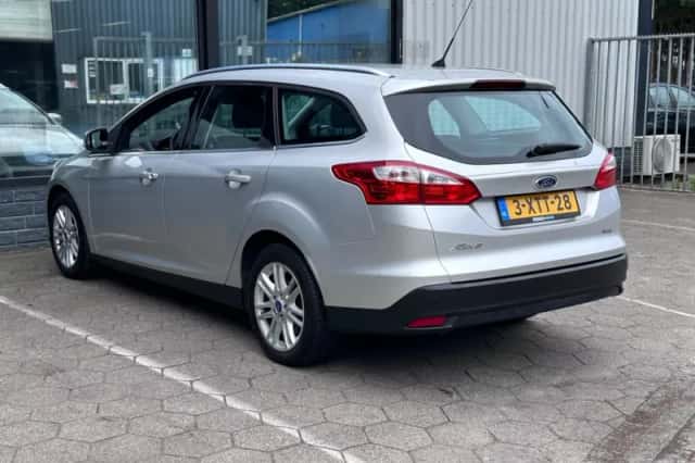 Ford Focus (2014) thumbnail 4
