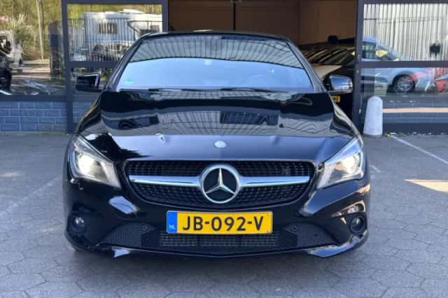 Mercedes-Benz CLA-Klasse (2013) thumbnail 2