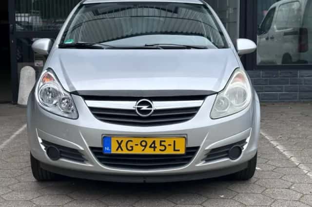 Opel Corsa (2008) thumbnail 2