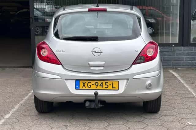Opel Corsa (2008) thumbnail 5