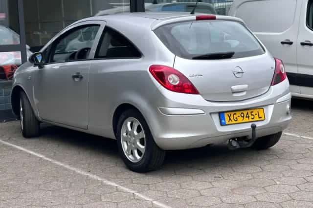Opel Corsa (2008) thumbnail 6