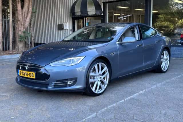 Tesla Model S (2026) thumbnail 3