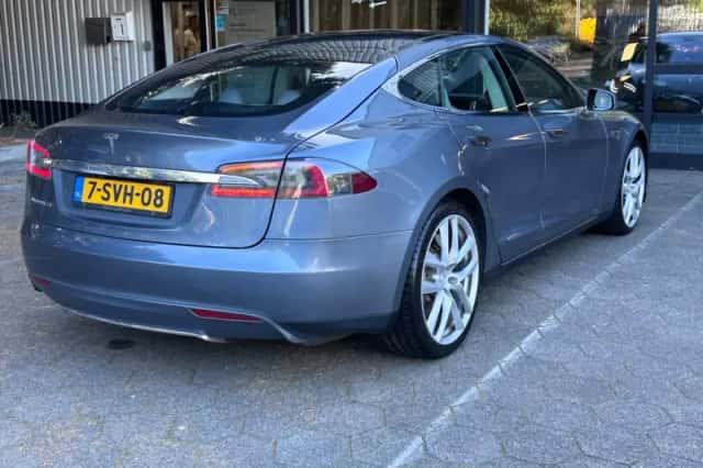 Tesla Model S (2026) thumbnail 4