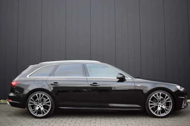 Audi A4 (2019) thumbnail 4