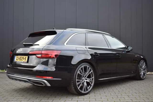 Audi A4 (2019) thumbnail 5