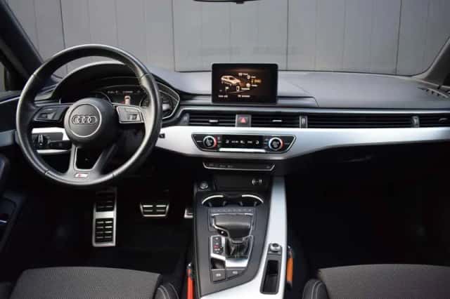 Audi A4 (2019) thumbnail 6