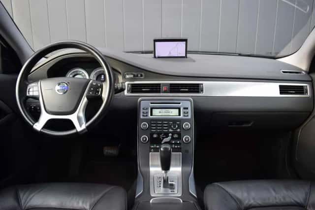 Volvo V70 (2011) thumbnail 2