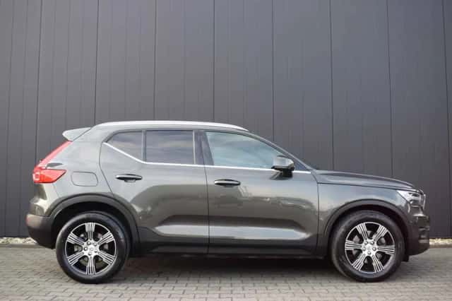 Volvo XC40 (2019) thumbnail 3