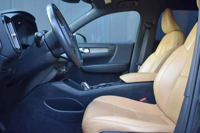Volvo XC40 (2019) thumbnail 6