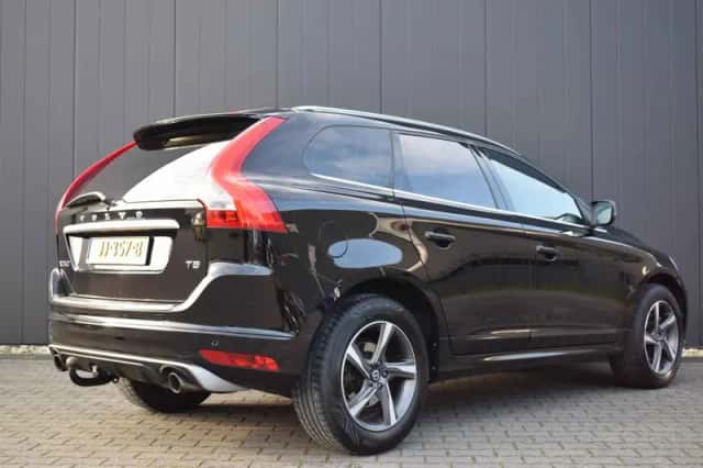 Volvo XC60 (2016) thumbnail 5