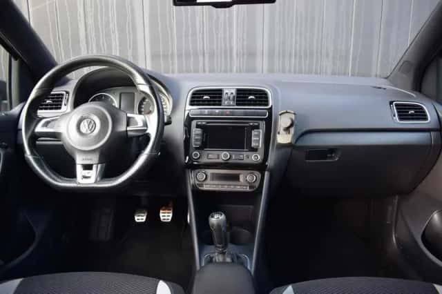Volkswagen Polo (2012) thumbnail 6