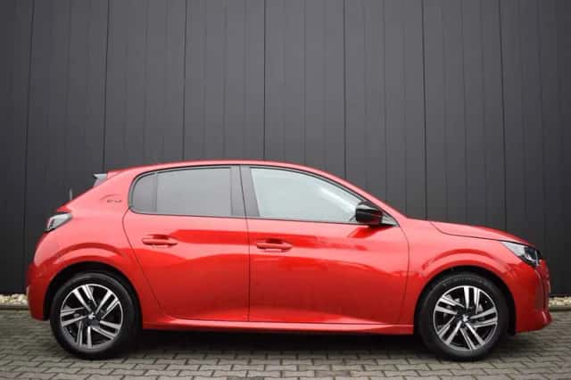 Peugeot 208 (2023) thumbnail 4