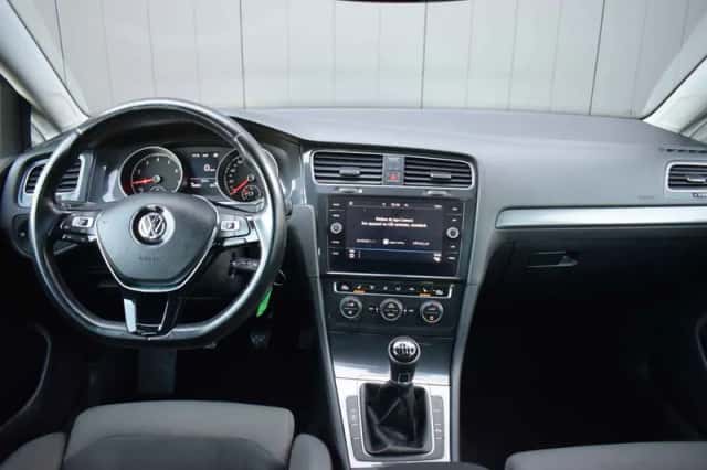Volkswagen Golf (2019) thumbnail 6