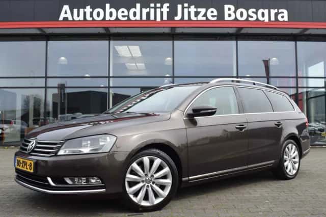 Volkswagen Passat (2012) thumbnail 1