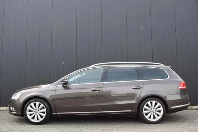 Volkswagen Passat (2012) thumbnail 3
