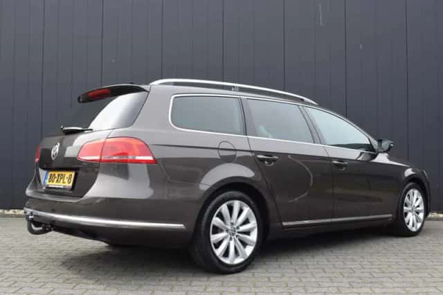 Volkswagen Passat (2012) thumbnail 5